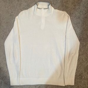 Beautiful white Perry Ellis textured knit sweater